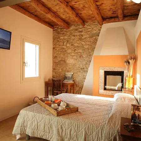 בית כפרי Le Coste לאזיסה